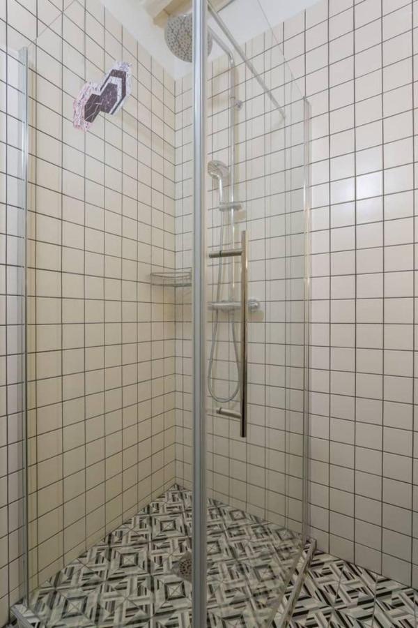 Character Apartment 6 People - City Center Lyon Exteriör bild